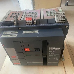 Interruptor Automático Schneider Electric NW25H1 3P+N 2000A 415V para Uso en la Industria Eólica - Product Image 2