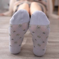 HY-647 Chaussettes courtes en coton tricoté respirantes à motif fruité pour femme, usage quotidien, couleurs assorties, été – Vente en gros usine