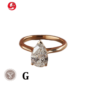 แหวนหมั้นเพชร J&C Chic 1 กะรัต ทรงลูกแพร์ VVS VS รับรองโดย IGI เงินแท้ 925 ชุบทอง 18K เพชรเพาะเลี้ยงในห้องปฏิบัติการ - Product Image 1