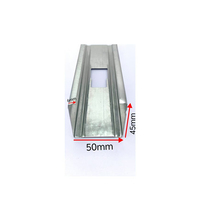 Système de plafond en acier léger en forme de C de haute qualité avec profilés galvanisés à chaud et cloison à ailes surélevées, profilé vertical