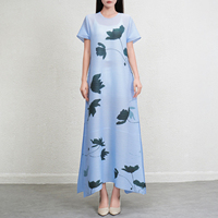 Robe plissée élégante à imprimé floral 2026 pour femme, manches courtes, coupe ample, ourlet asymétrique, vente en gros pour l'été