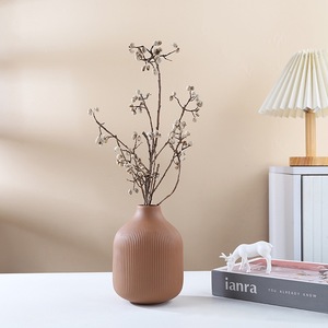 Set <span class=keywords><strong>Moderno</strong></span> di Tre Vasi in Porcellana con Motivo a Quadri, Look Sofisticato Vintage, Elegante Set di Vasi da Tavolo Ecologici - Product Image 4