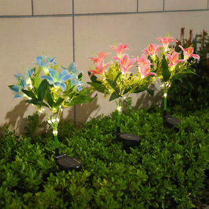 Luces Solares para Jardín, Flores Artificiales LED, 7 Cabezas, Resistentes al Agua, Decorativas para Exteriores, con Estaca para Césped - Product Image 1