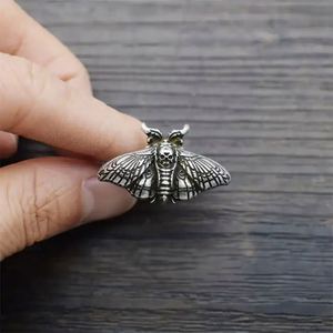 Bague personnalisée gothique avec motif animal, papillon, tête de mort pour femmes - Product Image 6