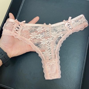 Lingerie sexy européenne et américaine pour femmes, dentelle ajourée, string en dentelle croisée, respirante et séduisante. - Product Image 2