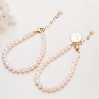 Bracelet en perles d'eau douce blanches en gros, perles presque rondes, chaîne en alliage plaqué or, fournisseur de bijoux, fabrication artisanale sur mesure OEM ODM