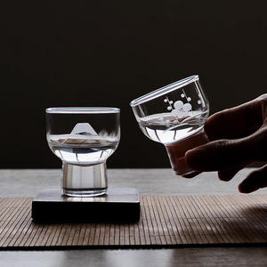 <span class=keywords><strong>Verre</strong></span> à shot japonais Kiriko <span class=keywords><strong>Toyo</strong></span> Sasaki Fujiyama en cristal taillé, capacité 70-125 ml, durable, artisanal, art moderne, unique, sans BPA - Product Image 2