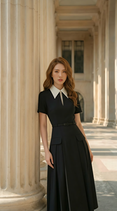 Robe midi noire pour femme, prête à être expédiée, avec manches courtes, col blanc, jupe plissée et ceinture, faible MOQ, prix d'usine - Product Image 4