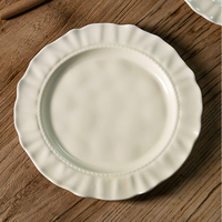 Plateau en céramique blanc crème de style vintage sous glaçure Technique bord fleur assiette plate chargeur mariage Dessert pâtes plats ensemble