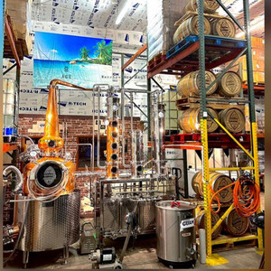 Equipo de destilación Ace 1000L 2000L para whisky artesanal, Ginebra, brandy, ron, tequlia, vodka multifuncional y eficiente - Product Image 2