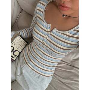 Pull côtelé à rayures Henley gris pour femmes - Product Image 3