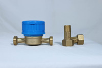 Water Meter Single Jet Mechanical DN15 R100 IP68 Cast Iron Body High Precision Residential Cold Water Flow Measuring Equipment