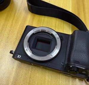 Cámara Sony A6400 sin Espejo Usada, Solo Cuerpo, ILCE-6400, Sin Lente, Cámara de Video 4K APS-C de 24.2MP - Product Image 4