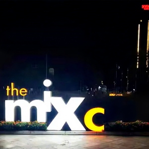 Oem مخصصة لافتات معدنية متعددة الألوان مع إطار إلكتروني ليد حروف اسم الشعار لمبنى المتاجر المربعة - Product Image 1