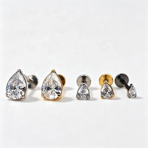 Pendientes de titanio G23 al por mayor para mujer, con diseño perforado para uso diario, con diamantes engastados en tres garras y corte en forma de pera. - Product Image 1