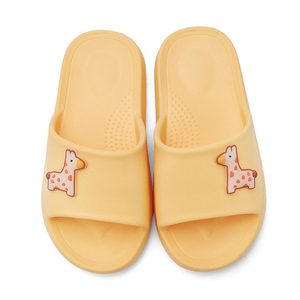 Dép trẻ em dạ quang 2023 mùa hè mới hoạt hình dễ thương Giày nhà phòng tắm rò rỉ nước đáy mềm tích hợp Dép trẻ em - Product Image 3