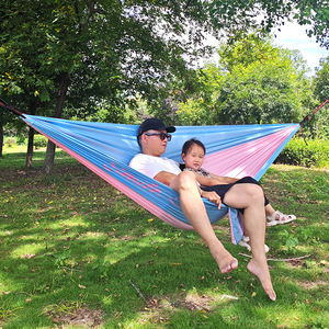 <span class=keywords><strong>Hamac</strong></span> portable en tissu épaissi anti-retournement pour <span class=keywords><strong>deux</strong></span> personnes, capacité de 200 kg, pour enfant, unisexe, adulte, intérieur/extérieur/camping - Product Image 1