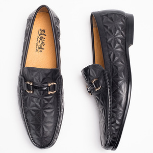 Mocasines de Cuero Genuino con Punta Redonda, Zapatos Sin Cordones para Hombre, Cómodos para Todas las Temporadas, Color Negro Sólido, Plantilla con Logotipo - Product Image 2