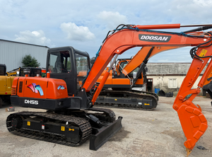 Mini-excavatrice Doosan DH55 d'occasion, 95% neuve, EPA CE, faible nombre d'heures de fonctionnement, système hydraulique d'origine - Product Image 2