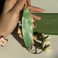 YUBO LEATHER Meilleure Vente Pendentif de Sac en Cuir de Vachette Tanné Floral, Décoration Suspendue pour Voiture, Breloque de Sac à Main de Luxe de Haute Qualité