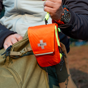 Портативный набор для выживания Rhino Rescue Mini Cordura 30D: Аптечка первой помощи Hummingbird с медицинскими принадлежностями - Product Image 5