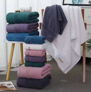 <span class=keywords><strong>Set</strong></span> di <span class=keywords><strong>Asciugamani</strong></span> <span class=keywords><strong>da</strong></span> Bagno di Lusso Morbidi e Super Assorbenti 100% Cotone Asciugamano <span class=keywords><strong>da</strong></span> Bagno Bianco <span class=keywords><strong>Set</strong></span> <span class=keywords><strong>Asciugamani</strong></span> Hotel Ricamo OEKO-TEX - Product Image 3