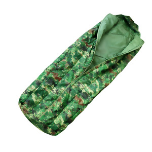 <span class=keywords><strong>Sac</strong></span> de <span class=keywords><strong>couchage</strong></span> chaud de style manteau, camouflage vert <span class=keywords><strong>militaire</strong></span>, avec rembourrage en coton PP et fil de polyester, pour le camping en plein air et les missions. - Product Image 5