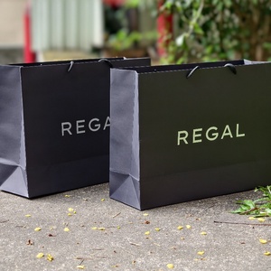 Sacs en papier de luxe personnalisés avec logo, sacs en papier d'art pour cadeaux, sacs en carton blanc pour magasins de vêtements et de chaussures - Product Image 6