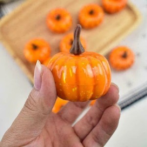 Décorations d'automne, d'Halloween et de Noël : mini citrouilles artificielles en mousse pour la décoration de la maison et des fêtes d'automne - Respectueuses de l'environnement - Product Image 5