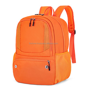Mochila deportiva informal impermeable duradera para Norteamérica, bolsa de viaje de moda de la UE, cierre de cremallera de poliéster para baloncesto y fútbol - Product Image 1