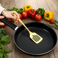 Ensemble d'ustensiles de service en acier inoxydable plaqué or - 14 pièces, y compris les louches, les écumoires, les cuillères et les spatules pour le service de buffet