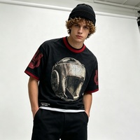 T-shirt vintage en coton délavé à l'acide pour homme, motif casque de boxe et gants, col ras du cou côtelé contrastant, imprimé numérique, streetwear