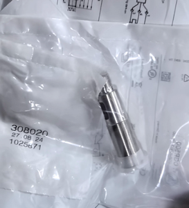 Sensor de Nivelación IFM PI2789 Tipo Higiénico con Pantalla -5~100mbar Grado Alimentario y Farmacéutico IO-Link En Stock - Product Image 1