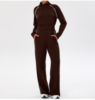 Nouvel ensemble de survêtement élégant pour femme, collection Printemps 2026, avec haut et pantalon de sport color block, idéal pour le jogging et les loisirs