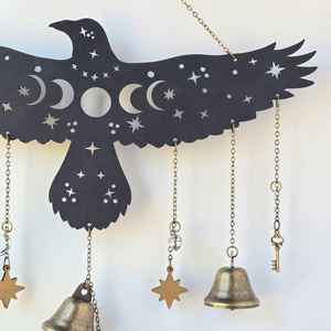Campanas Místicas de <span class=keywords><strong>Cuervo</strong></span> y Bruja - Arte de Pared de Madera Hecho a Mano con Campanas Colgantes para Altar de Brujas y Decoración Boho <span class=keywords><strong>del</strong></span> Hogar - Product Image 2