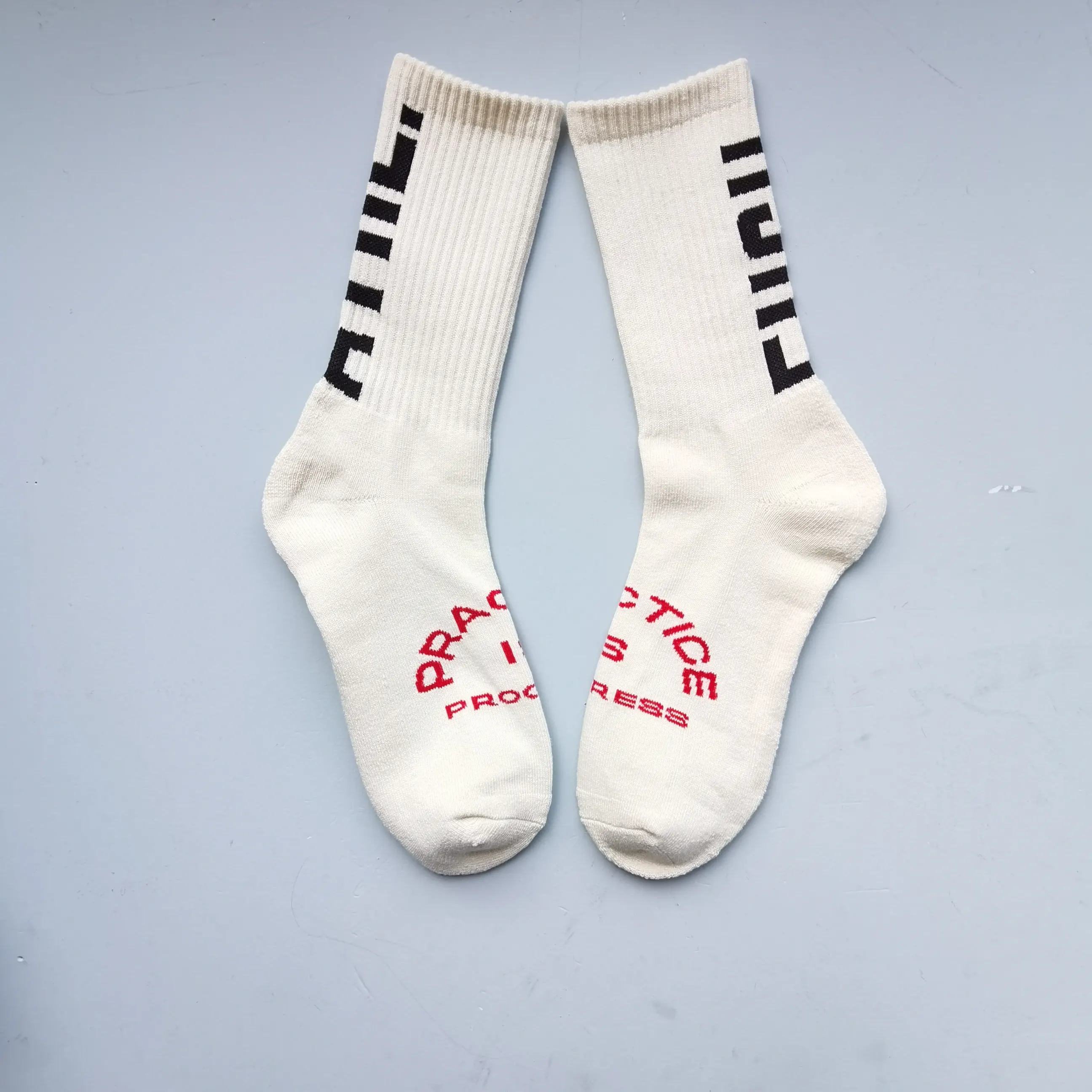 Low Minimum Order Quantity Designer Socks Custom Logo Socks Organic Cotton Unisex Sports Terry Socks