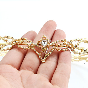 Nuovo stile europeo Royal King corona di cristallo corona rotonda con diamanti linea di metallo corona per gli uomini Stock - Product Image 2