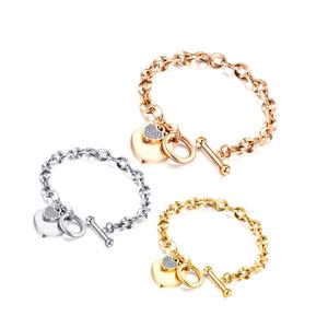 Pulsera de Acero Inoxidable 316L con Corazón de Circonita Chapada en Oro de 18k para Mujer - Product Image 1