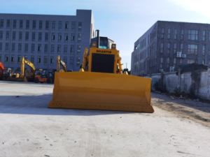 Mejor Precio SHANTUI SD22 SD23 Bulldozer con Cabina Cerrada, Operación Flexible para Terrenos Accidentados EN SHANGHAI - Product Image 6