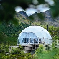 Tente géodésique de camping en plein air, glamping, avec cuisine
