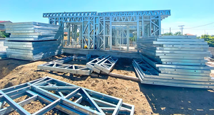 Custom Factory Light Steel Frame Metal Estructurado Columna <span class=keywords><strong>Vigas</strong></span> Kit <span class=keywords><strong>de</strong></span> construcción Garaje <span class=keywords><strong>Precio</strong></span> por tonelada - Product Image 2
