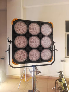 Équipement de prise de vue professionnel, éclairage photographique de remplissage de film vidéo de studio de cinéma de caméra de télévision led bicolore 1400W - Product Image 4