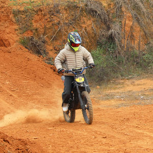 Motocicleta Eléctrica Deportiva Personalizable de 72V 3000W 30Ah, Legal para Circular en la Calle - Product Image 1