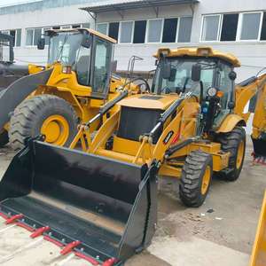 Chargeuse-pelleteuse CAT 426F d'occasion, modèle 2023, moteur Cummins, pompe hydraulique, charge nominale de 8,4 tonnes, faible nombre d'heures de fonctionnement, excellente performance - Product Image 2