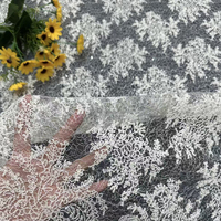 Tissu en coton brodé floral sur maille losangée pour robe de mariée, robe de soirée, tenue de fête, vêtements pour enfants, artisanat DIY