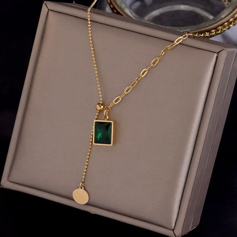 Mode femmes bijoux 18k plaqué or en acier inoxydable chaîne collier réglable Rectangle émeraude diamant pendentif collier