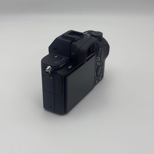 กล้องมิเรอร์เลส <span class=keywords><strong>Sony</strong></span> <span class=keywords><strong>A7R</strong></span> II มือสอง พร้อมเลนส์ 28-70 กล้องมือสองแบบฟูลเฟรมสำหรับวิดีโอบล็อก รองรับการถ่ายวิดีโอความละเอียดสูง 4K - Product Image 5