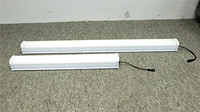 Pemasangan Mudah Lampu Tahan Benturan 2100lm IP65 Tahan Air Lampu LED Solar Batten untuk Dinding dengan Sensor PIR Panel Surya 45W