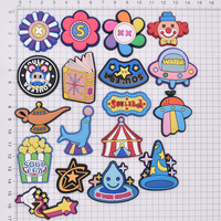 Breloques de chaussures en PVC souple pour enfants, motif dessin animé mignon, accessoires de décoration pour sabots, breloques de chaussures de cirque en gros