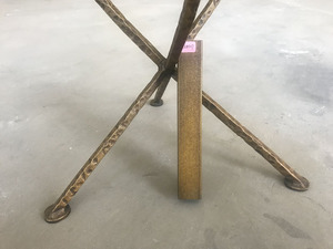 <span class=keywords><strong>Tavolino</strong></span> rotondo in <span class=keywords><strong>vetro</strong></span> dorato con base in ferro forgiato MRS WOODS - Product Image 4